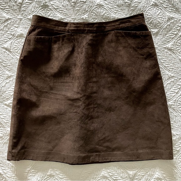 Gap Dresses & Skirts - Gap Suede Leather Chocolate Brown Mini Skirt Size 8 EUC